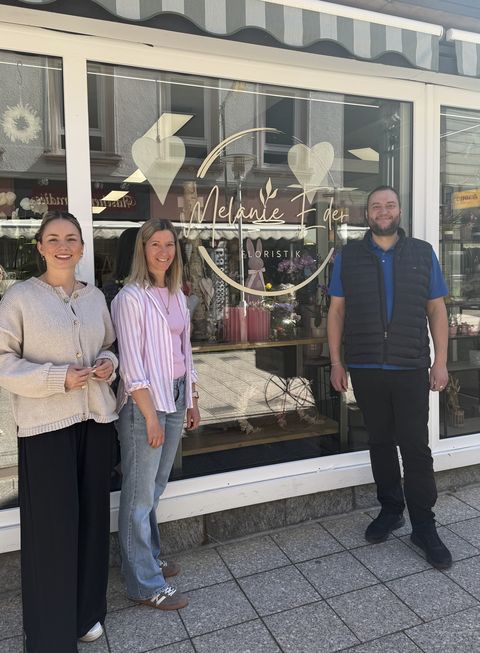 Bürgermeister Gauger und Timea von Kraus zu Besuch bei Melanie Eder Floristik