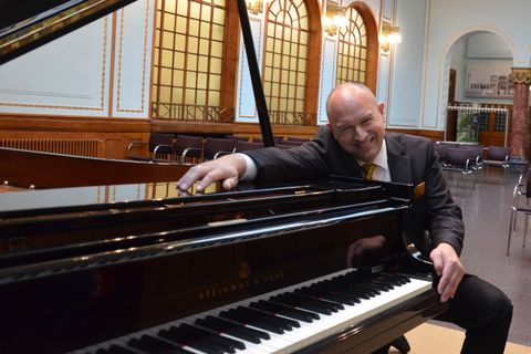 Tim Kandel am Piano