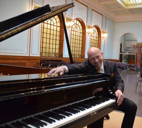 Tim Kandel am Piano