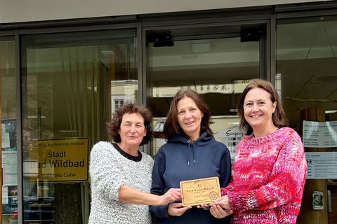 Übergabe SchwarzwaldPlus Schild-Touristik Bad Wildbad