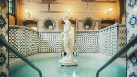 Indoor pool Palais Thermal