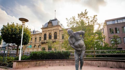 Rossini statue