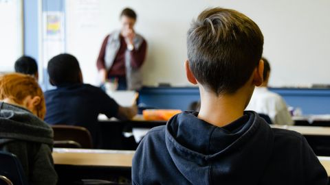 Kinder im Klassenzimmer